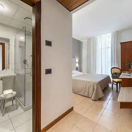 Hotel Grand 4*