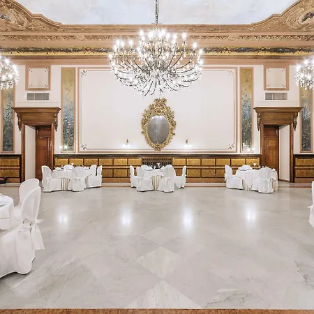 Grand Hotel